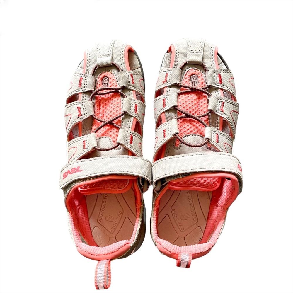Teva Girls Closed Toes Sandals size 3